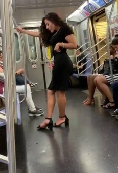 Pantyless Underwear in the Subway (77 photos)