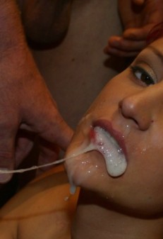 Wves Swallowing Sperm (82 photos)