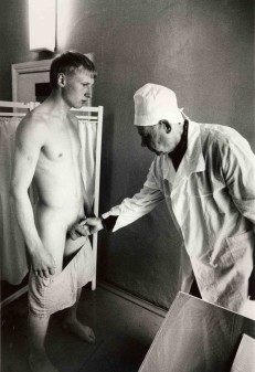 Naked Guys at Medical Checkups (75 photos)