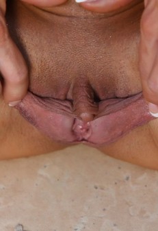 Tight Pussy with a Big Clit (74 photos)