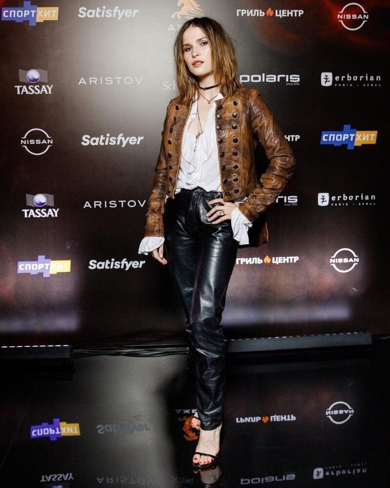 Anna Mikhalkova Tits Citadel