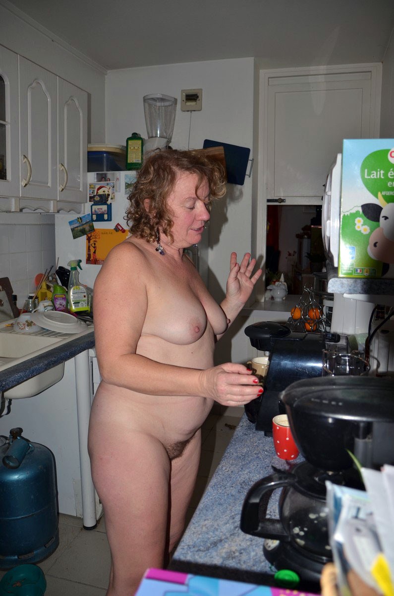 Older Naked Women In The Kitchen Photos Porn Ddeva