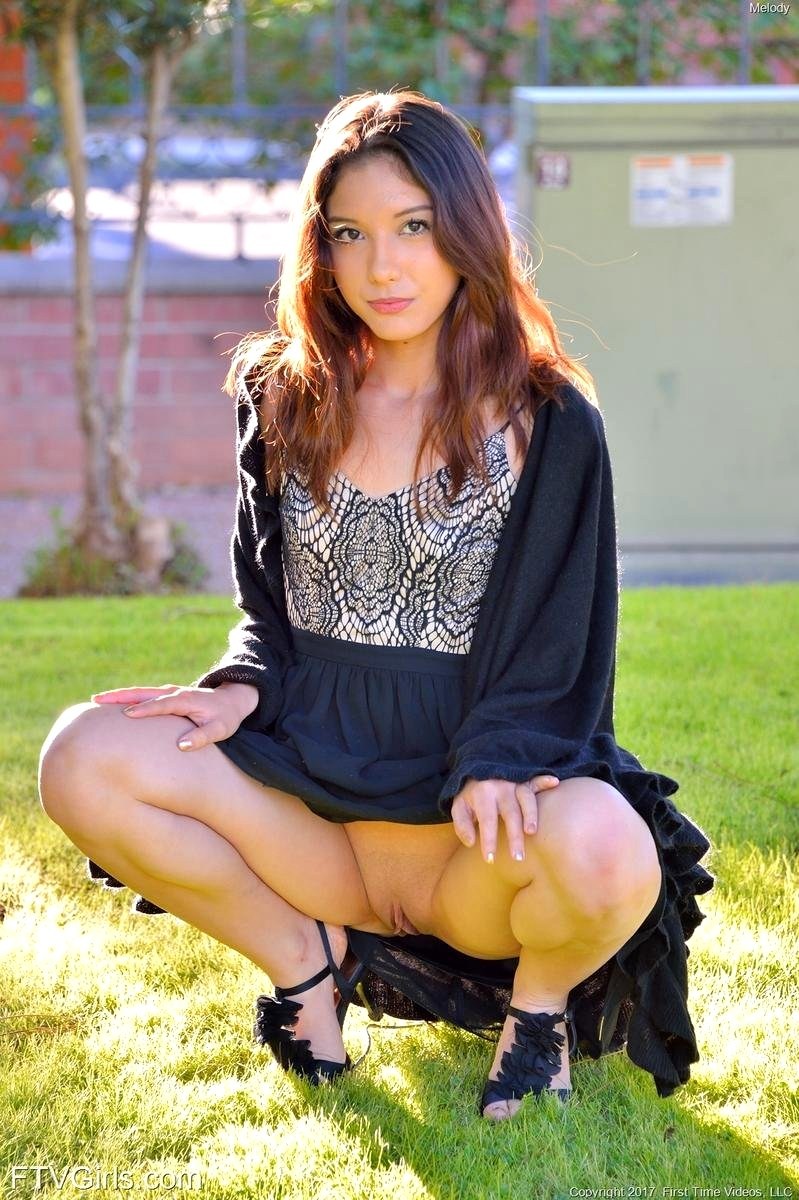 Girls squatting without panties