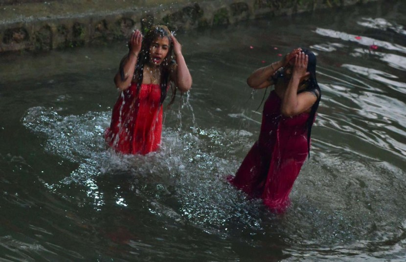 Hot Indian Big Ass Nice Pussy Bathing Hidden