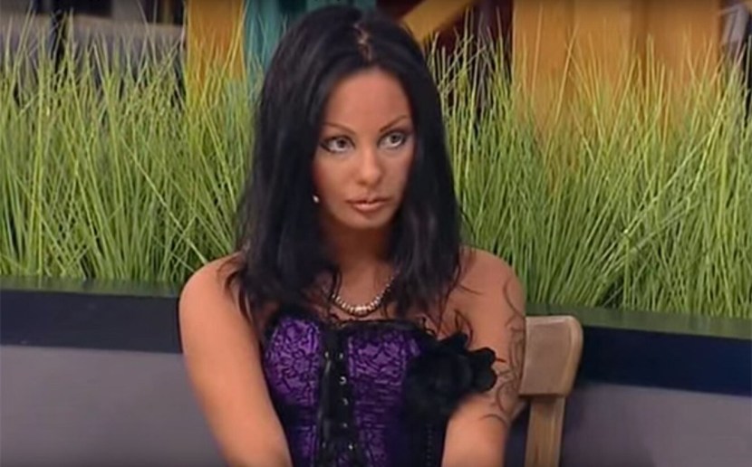 Mature brunette ends with the first person