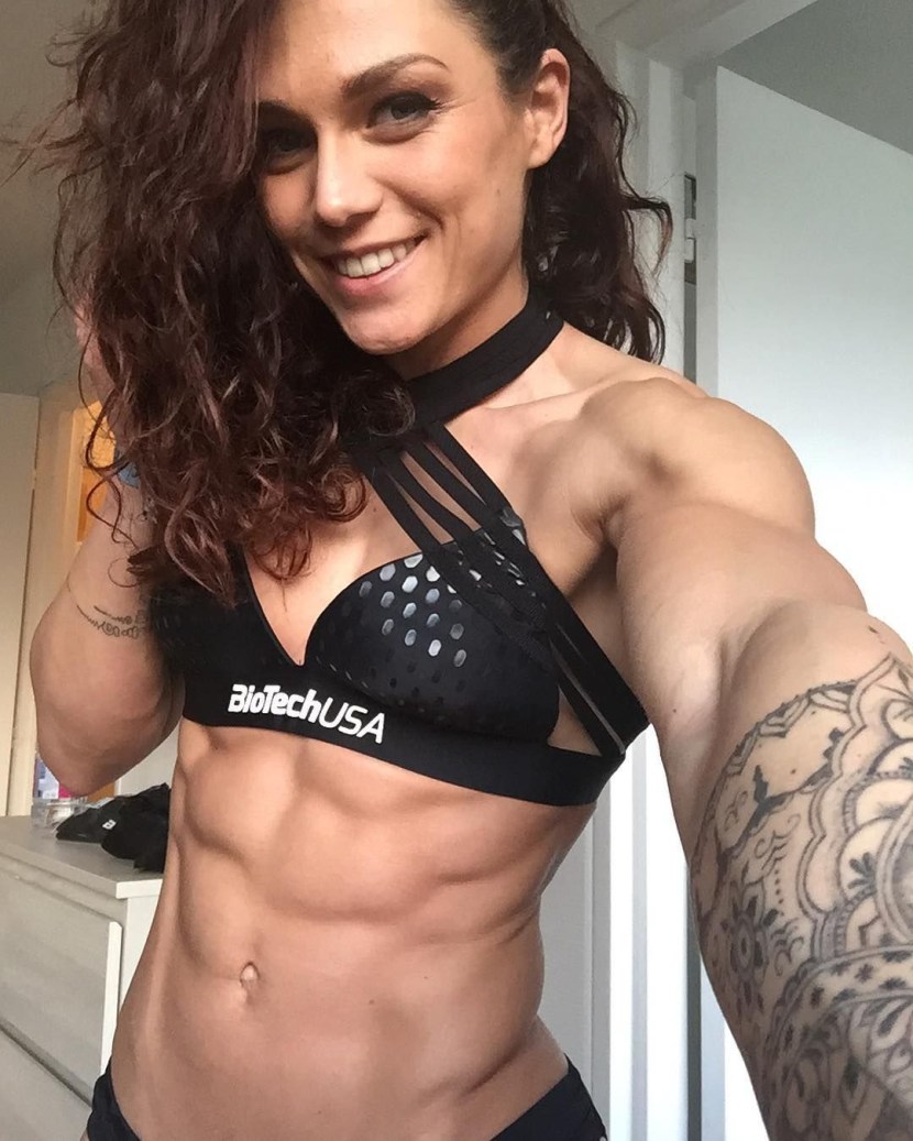 Alicia Williams Feet