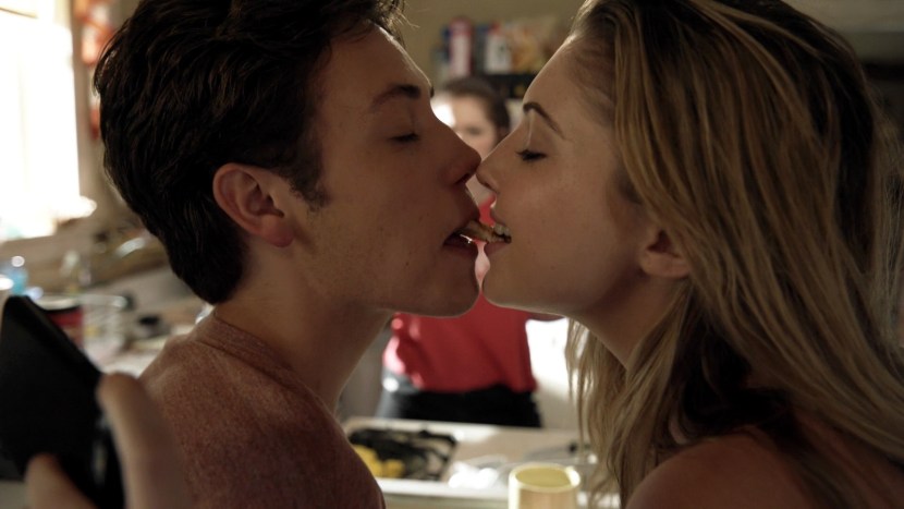 Emma Kinni in underwear