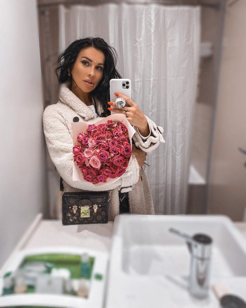 And then the chanterelles came and the sea of the blue burned the photo