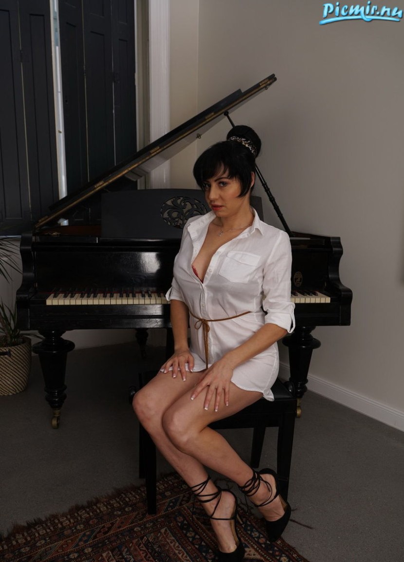 Josephine James (Josephin James)