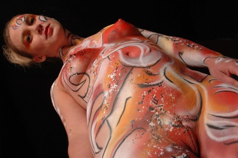 Drawing on a naked female body