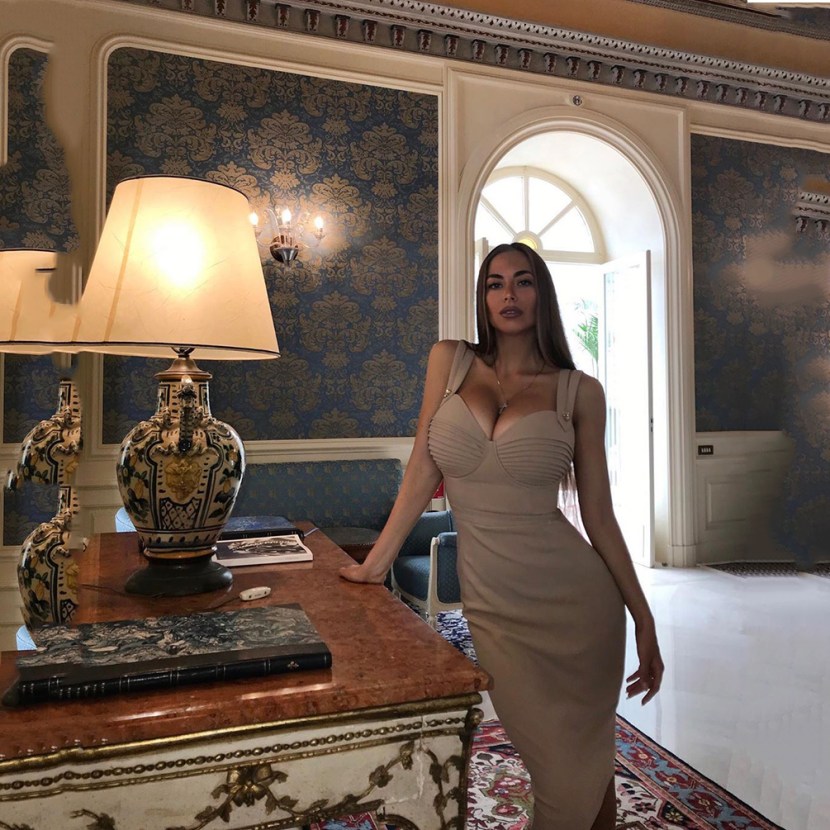 Magdalena Perlinskaya in underwear