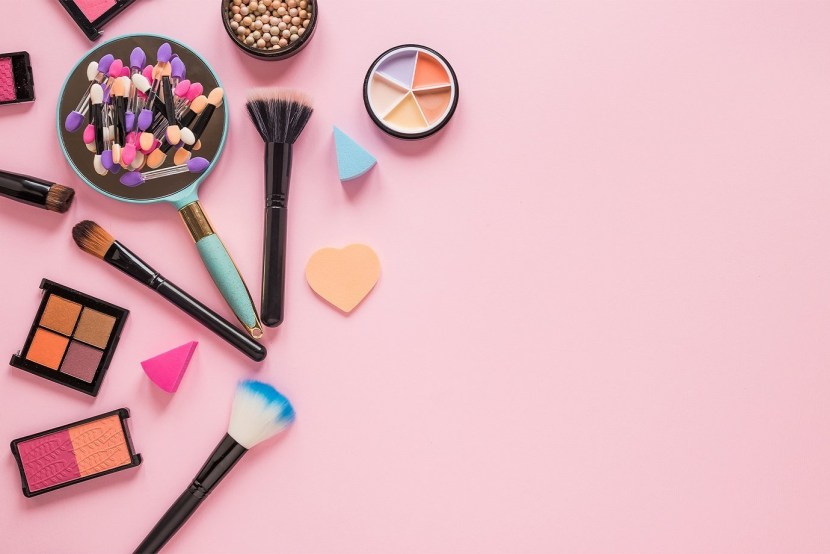 Narcissist inscription in the newspaper