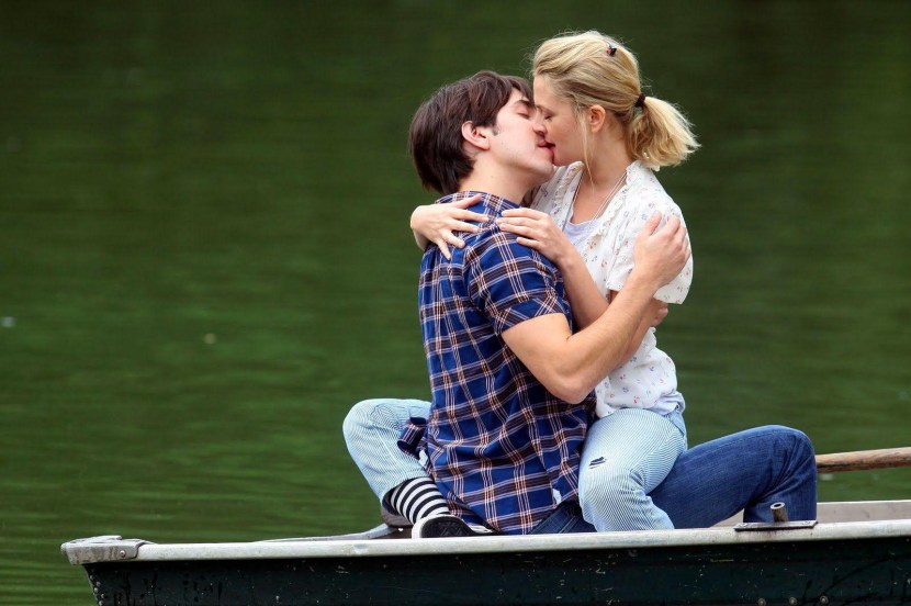 Children on the seashore