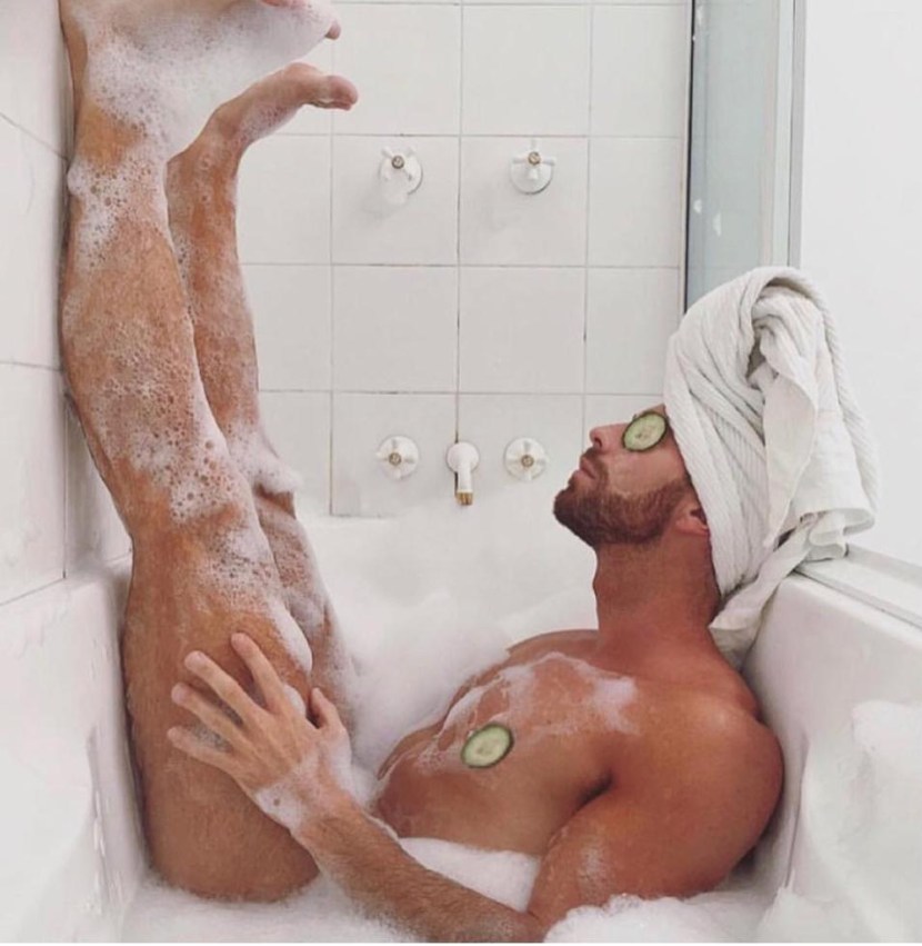 Mixer in the bathroom height of the installation from the floor