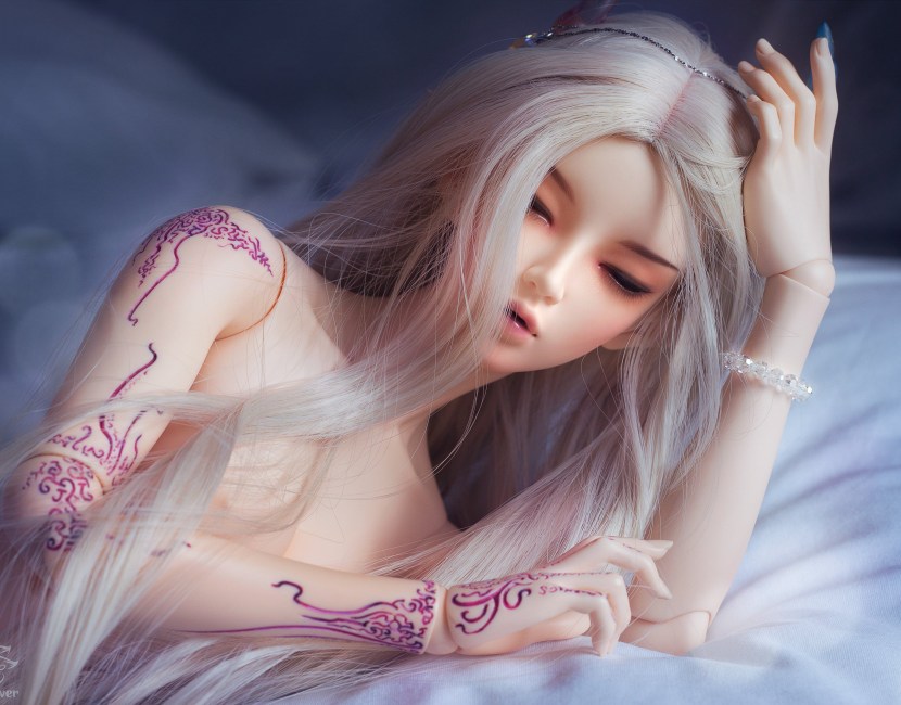 Realistic articulated dolls