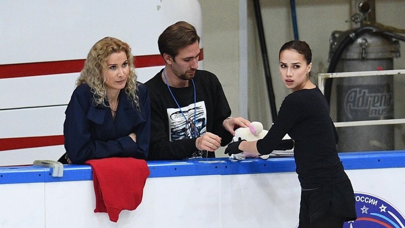 Anna Shcherbakova barefoot