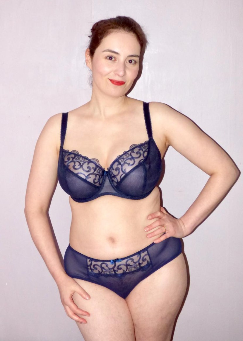 Showing linen for the bride