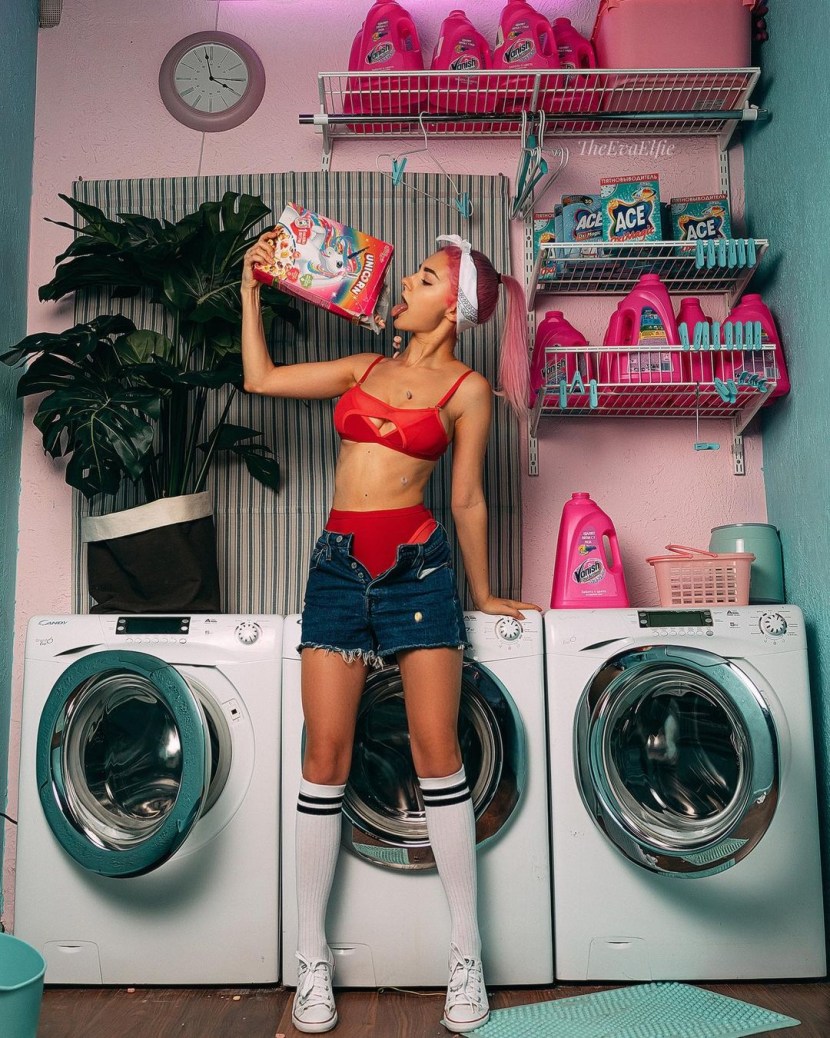 Eva Elfie (Eva Elfie)