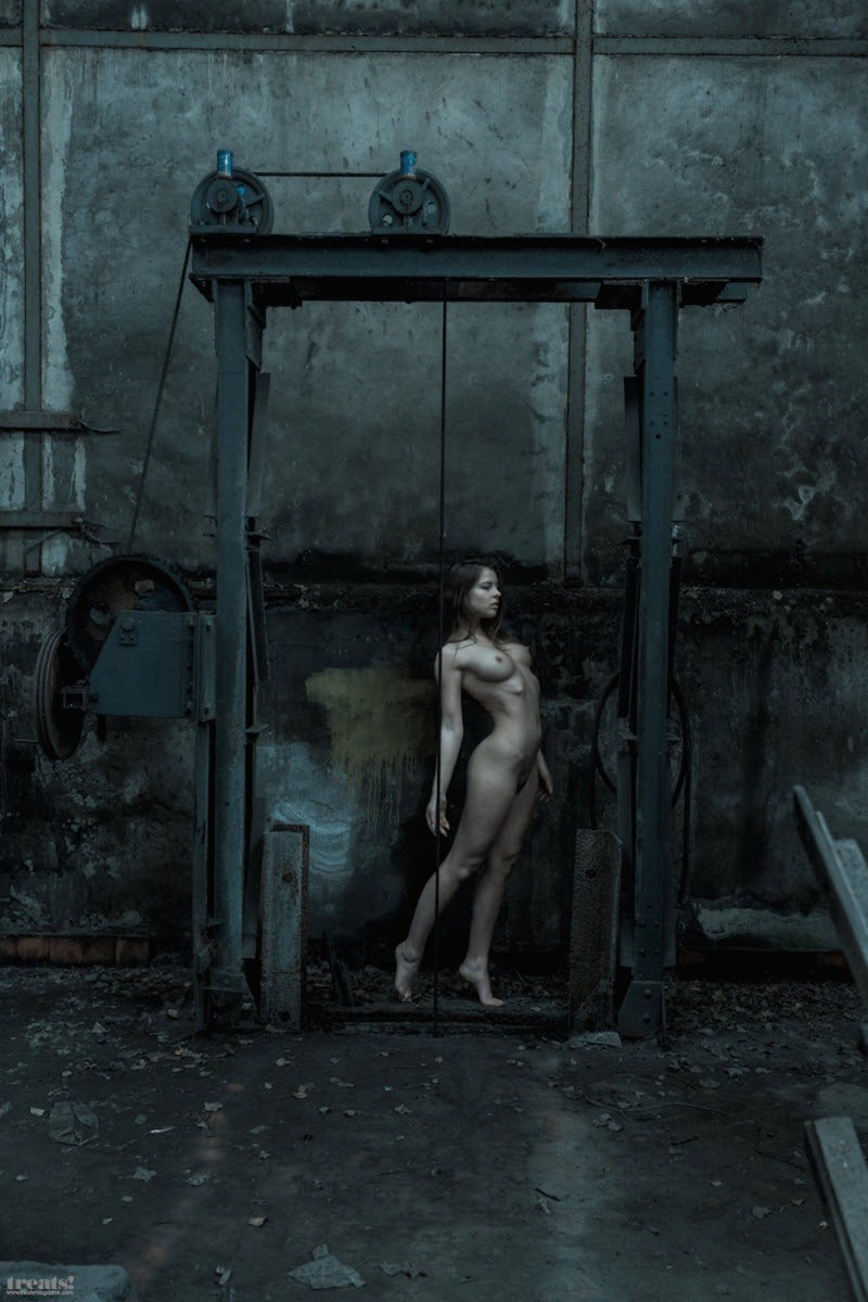 Escape from the Abandone Factory Hentai