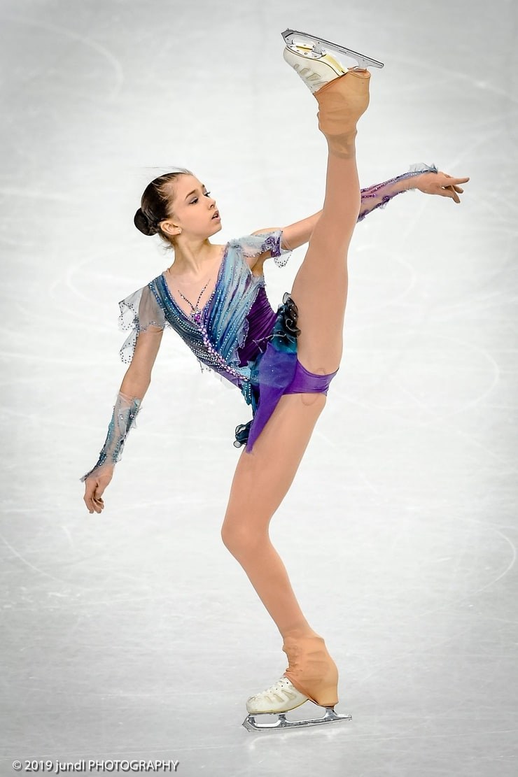 Camila Valieva White Swan