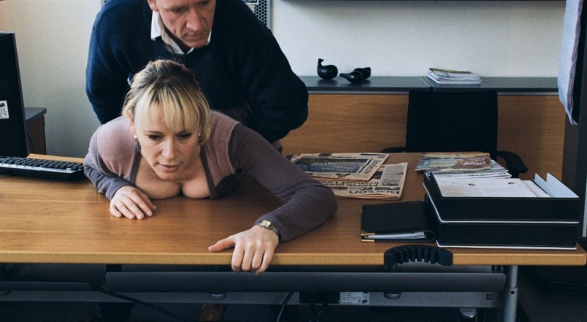 The secretary seduces the boss