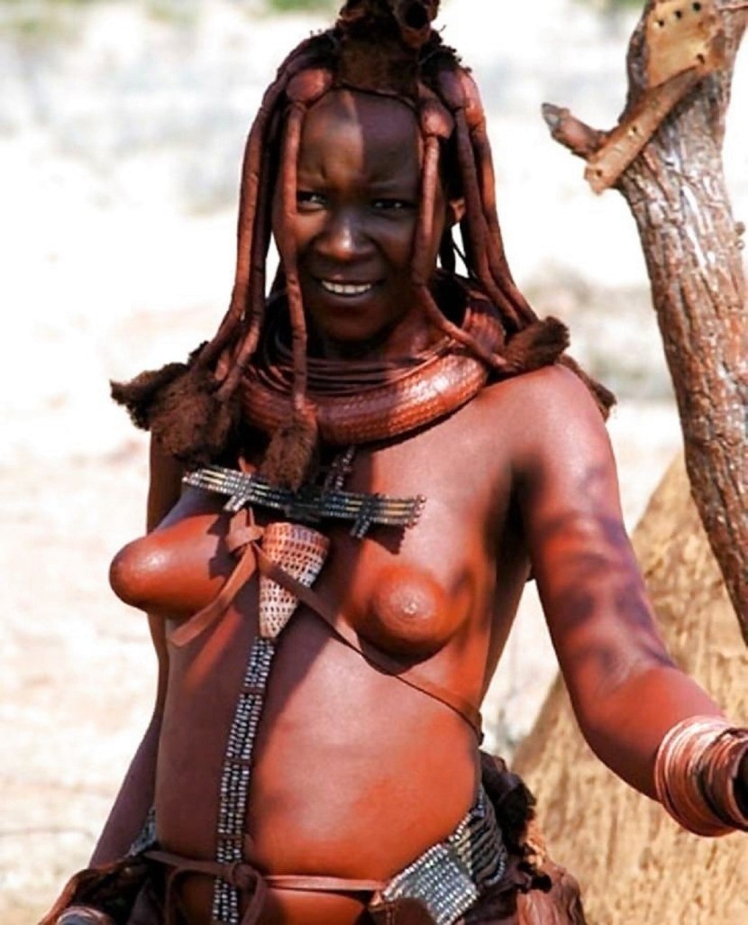 Aborigines women are naked