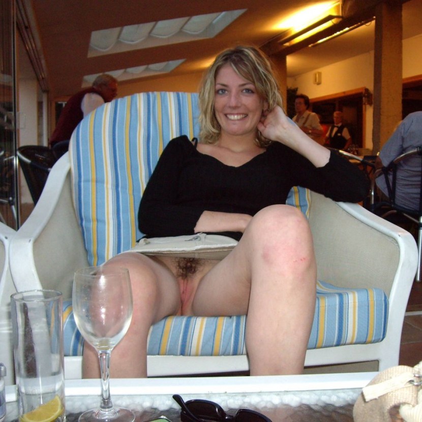 Wife without panties amateur