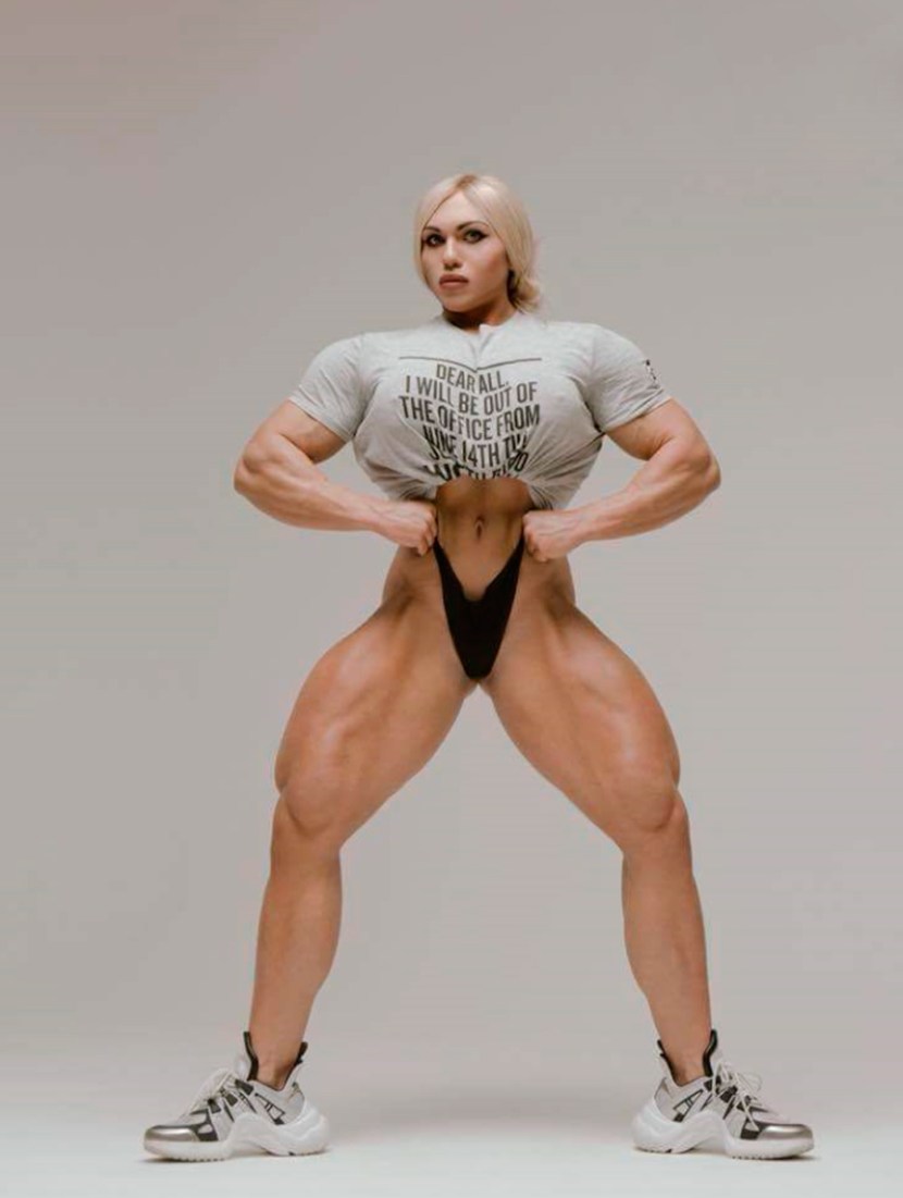 Model Mila Kuznetsova Naked