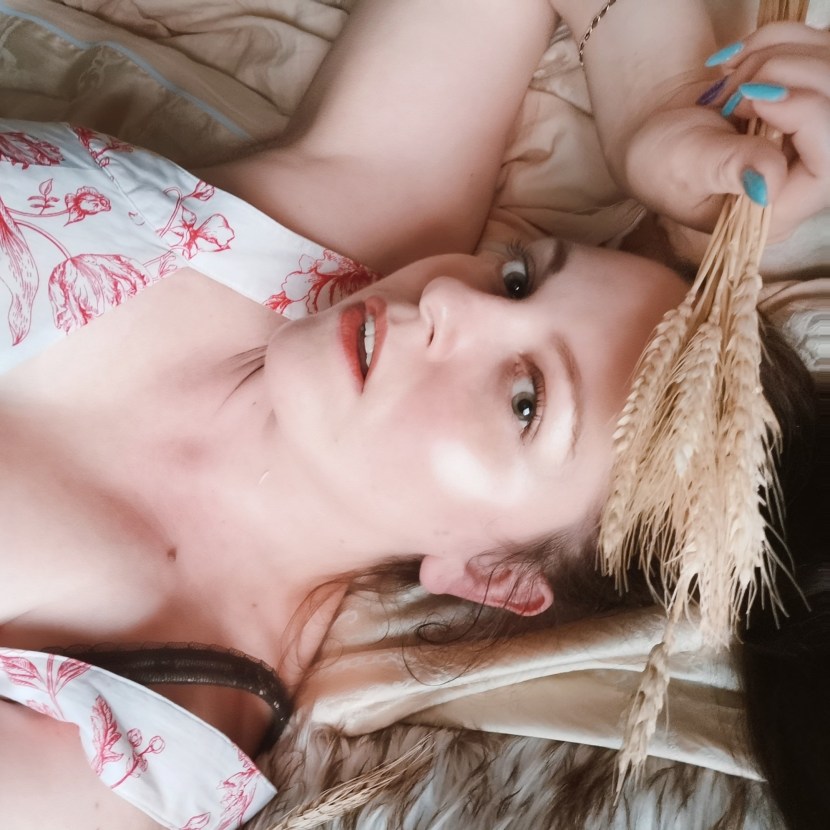 Maria Kuznetsova YouTubert