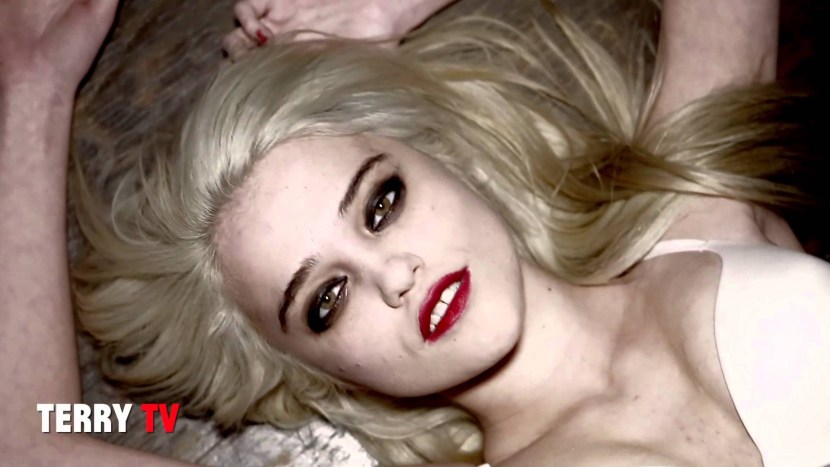 Sky Ferreira Twin Pix