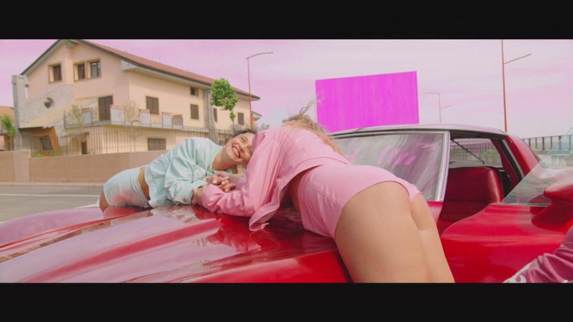 Basketball player Ring Ball