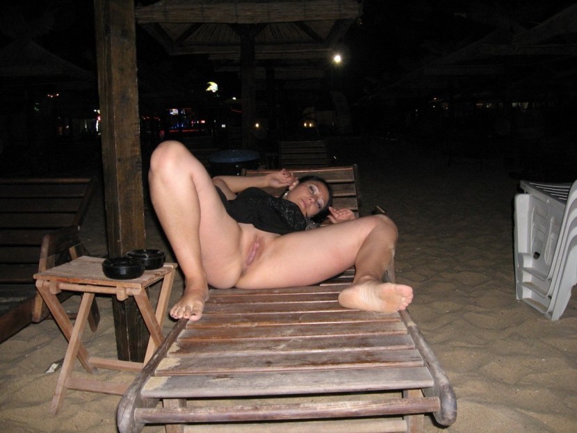 Naked mature vaginas on the beach