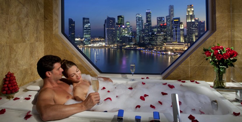 Girl on a Masaagnaya table