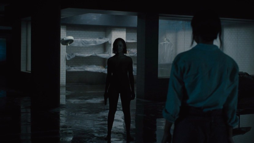 Claudia Traisak Topless