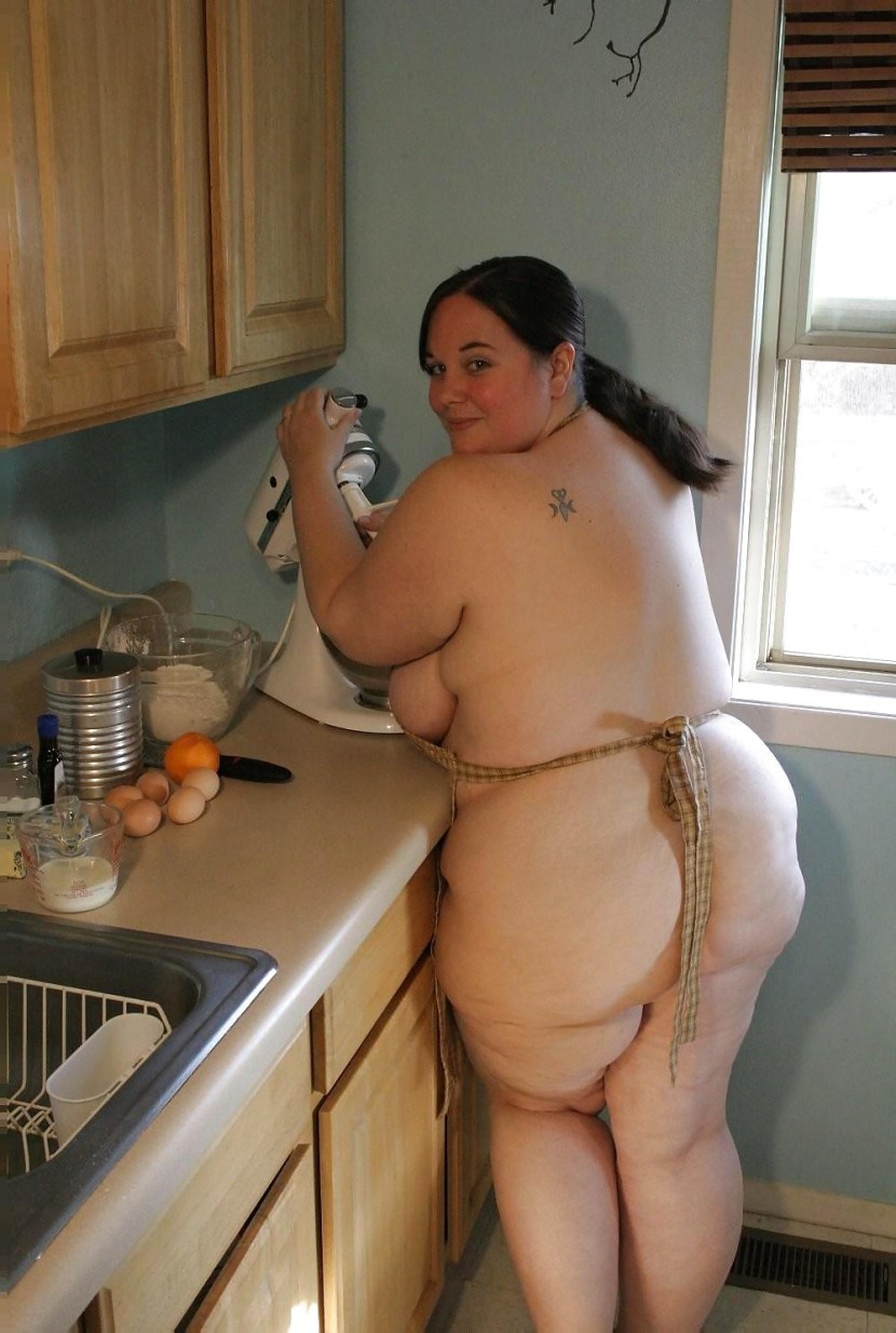 He fucked a mother in the kitchen