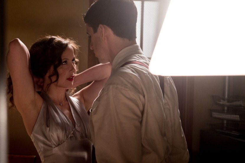 Passionate kisses gifs