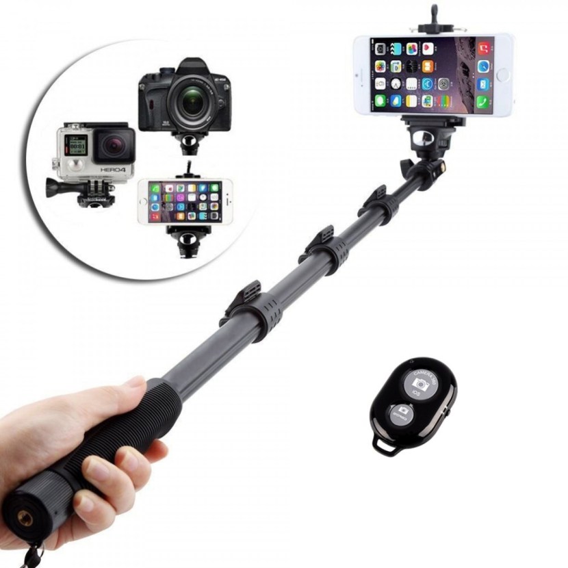 Selfie girl phalloimitator