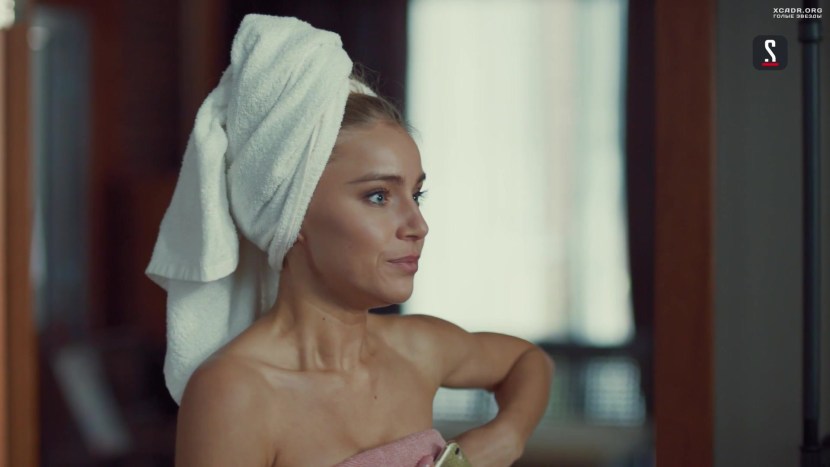 Arina Postnikova nude