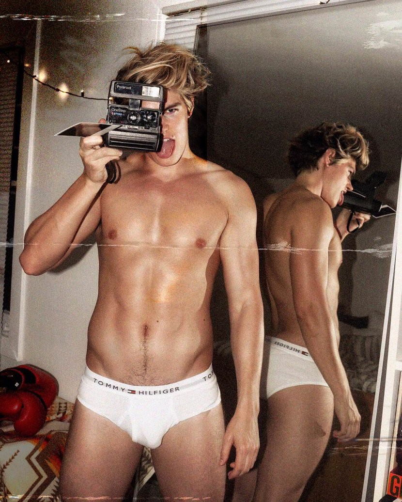 Man Selfy Deddy Bear