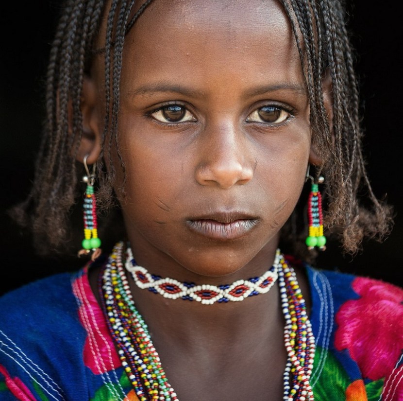 Model Big Black Ebony