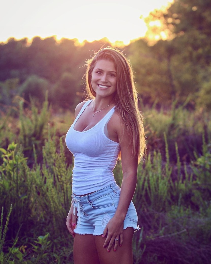 Neat elastic breasts