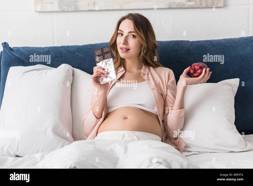 Pregnant woman with a smartphone