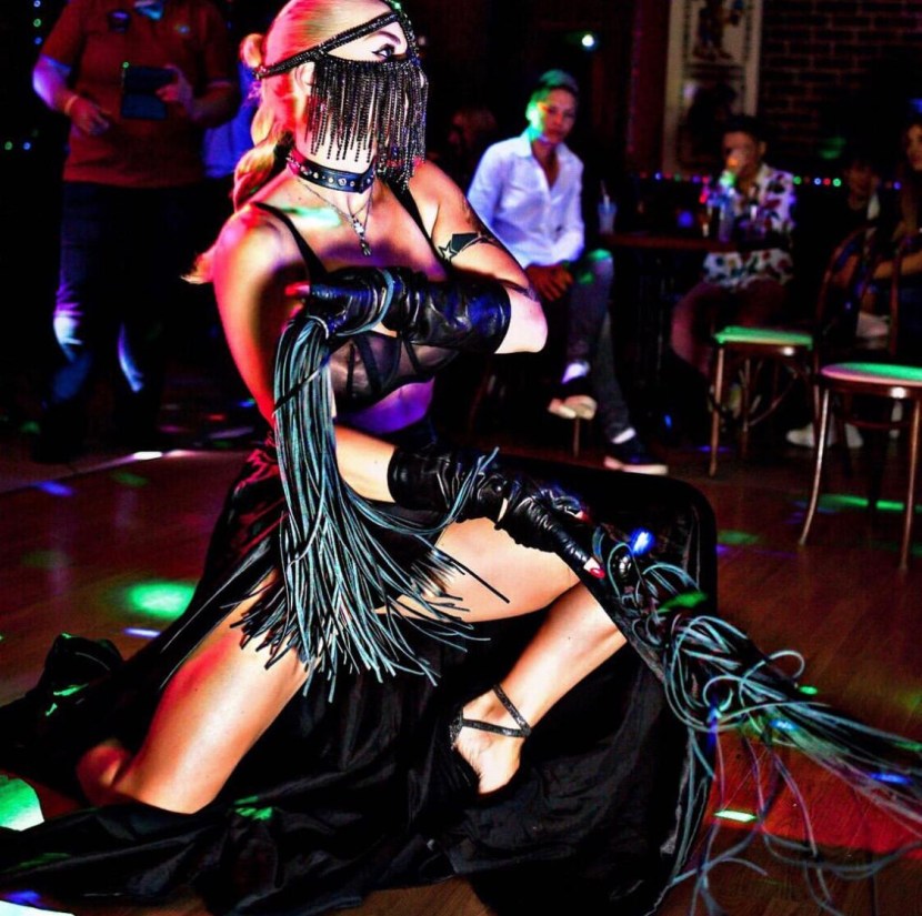 American melodrama +18