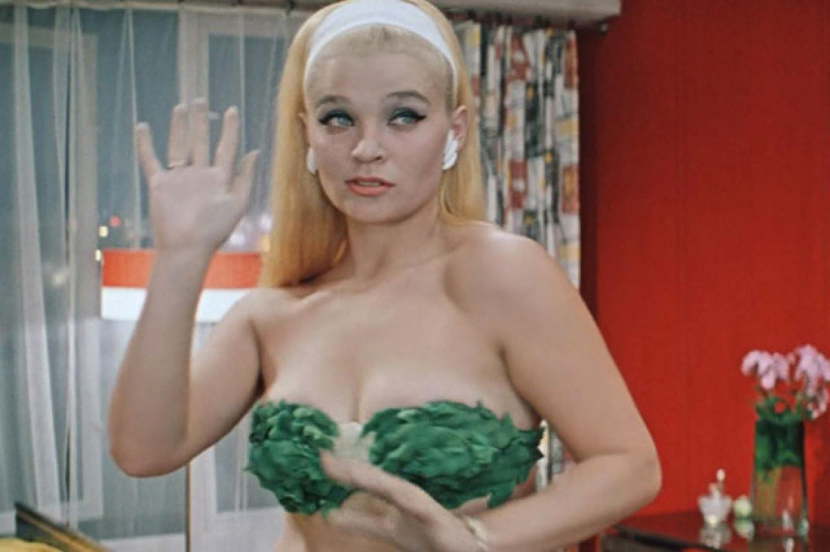 Svetlana light diamond hand