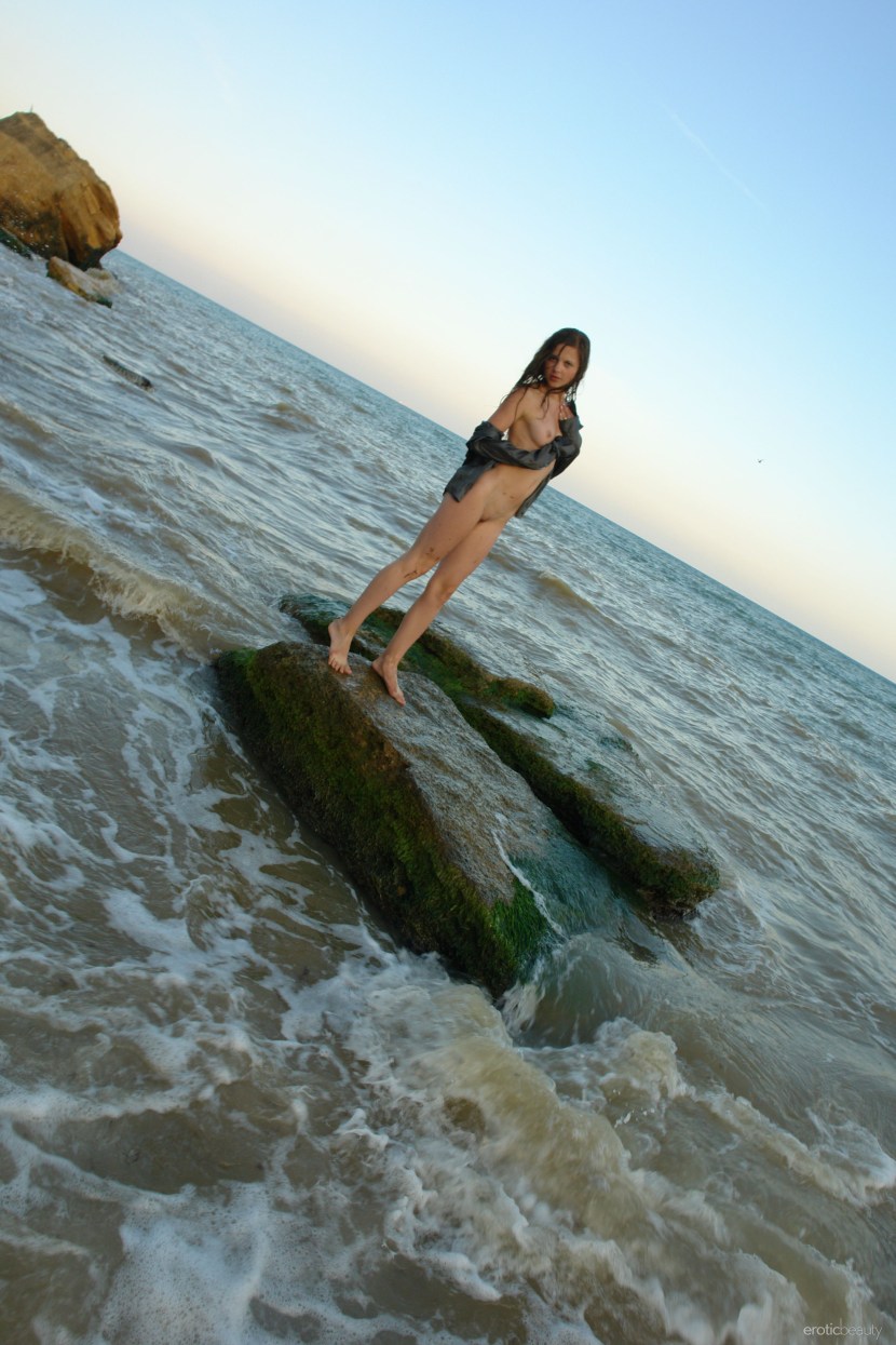 Loueneen kiss Porn actress Privat