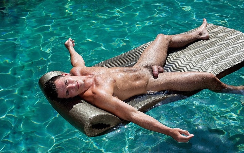 Men in the pool without panties
