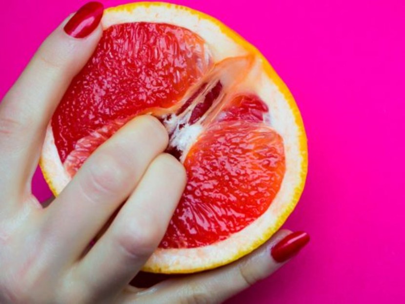 Grapefruit aesthetics with fingers