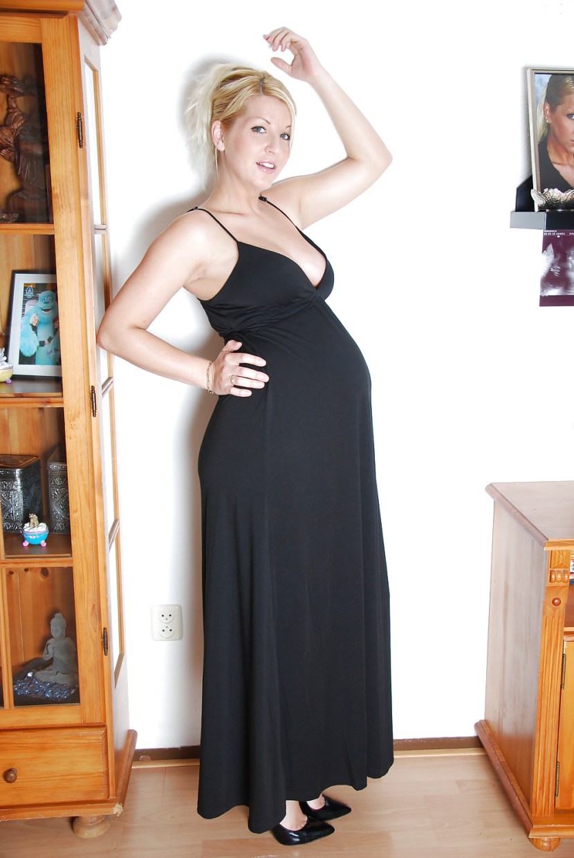 Naked mature pregnant women