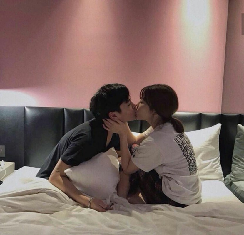 Korean couple kiss