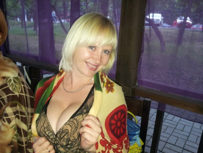 Adult women in Privat